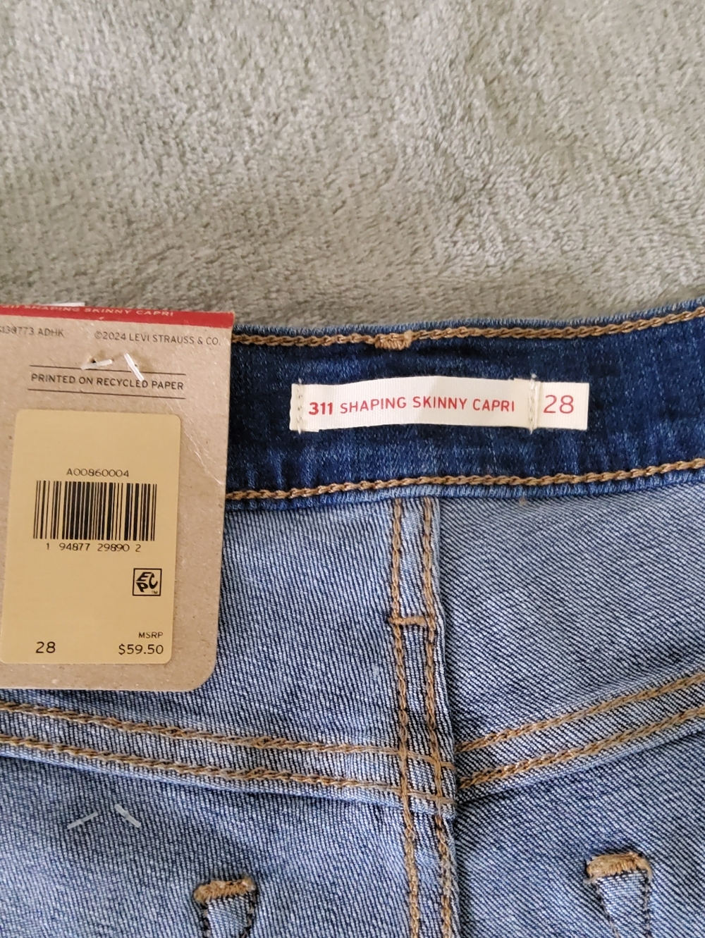 Levi's Womens 311 Shaping Capri Demin Jeans Medium Wash Size 28 - Picture 10 of 12